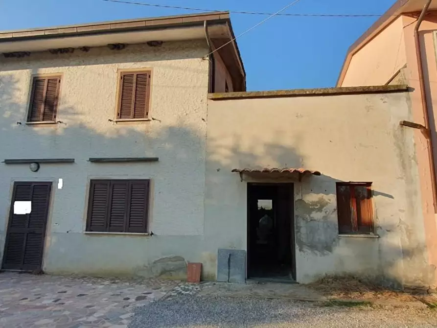 casa indipendente in vendita a Pescia in zona Castellare