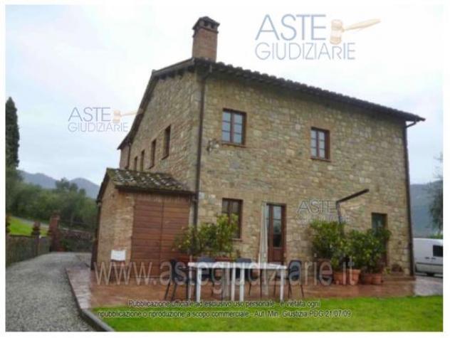 casa indipendente in vendita a Pescia