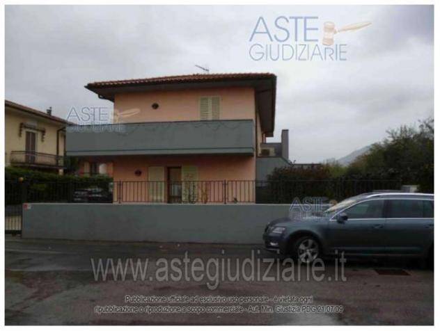 casa indipendente in vendita a Pescia