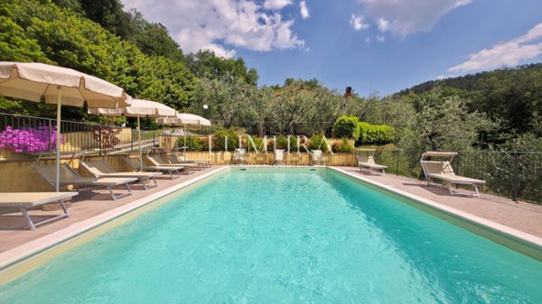 casale in vendita a Pescia