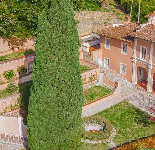 casa indipendente in vendita a Pescia in zona Collodi