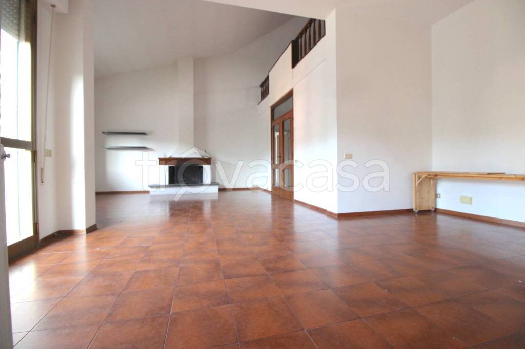 casa indipendente in vendita a Pescia in zona Castellare
