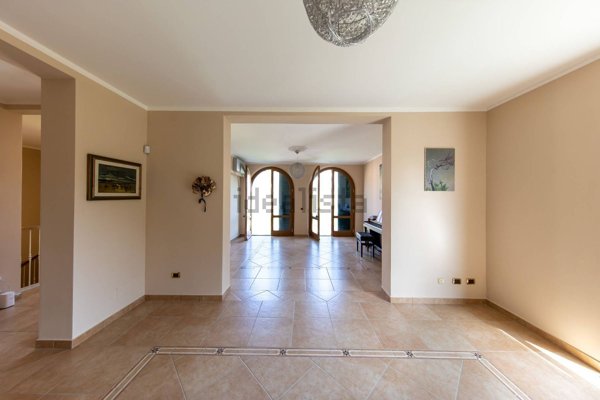 casa indipendente in vendita a Pescia
