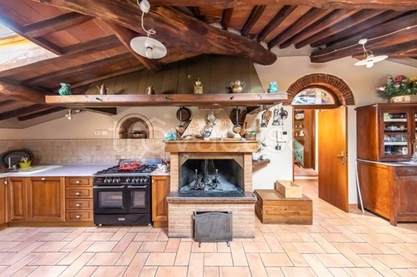 appartamento in vendita a Pescia in zona Collodi