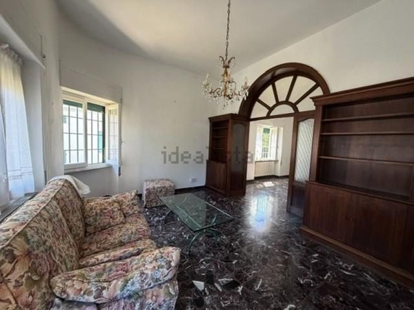 casa indipendente in vendita a Pescia