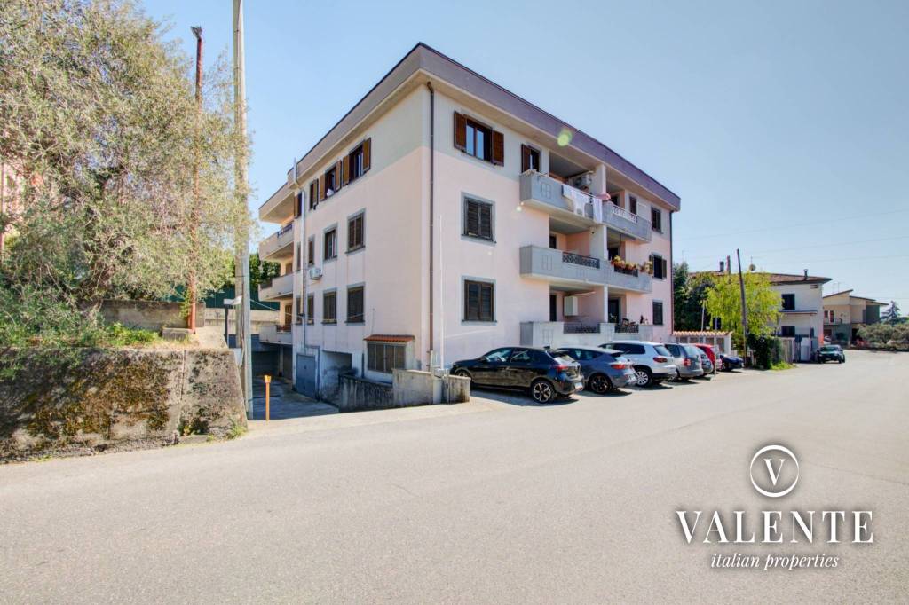 appartamento in vendita a Pescia in zona Castellare