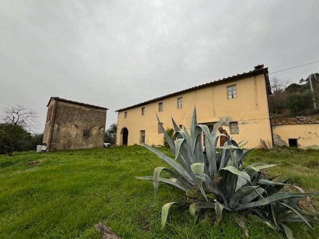 casa indipendente in vendita a Pescia in zona Collodi