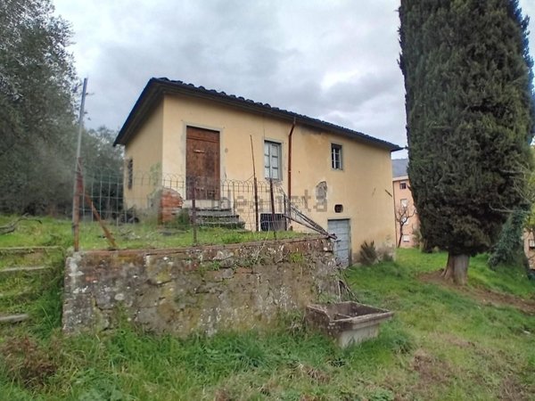 casale in vendita a Pescia in zona Castellare