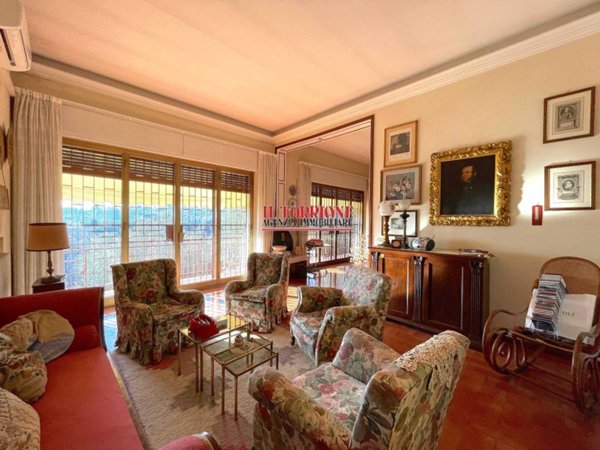 casa indipendente in vendita a Pescia