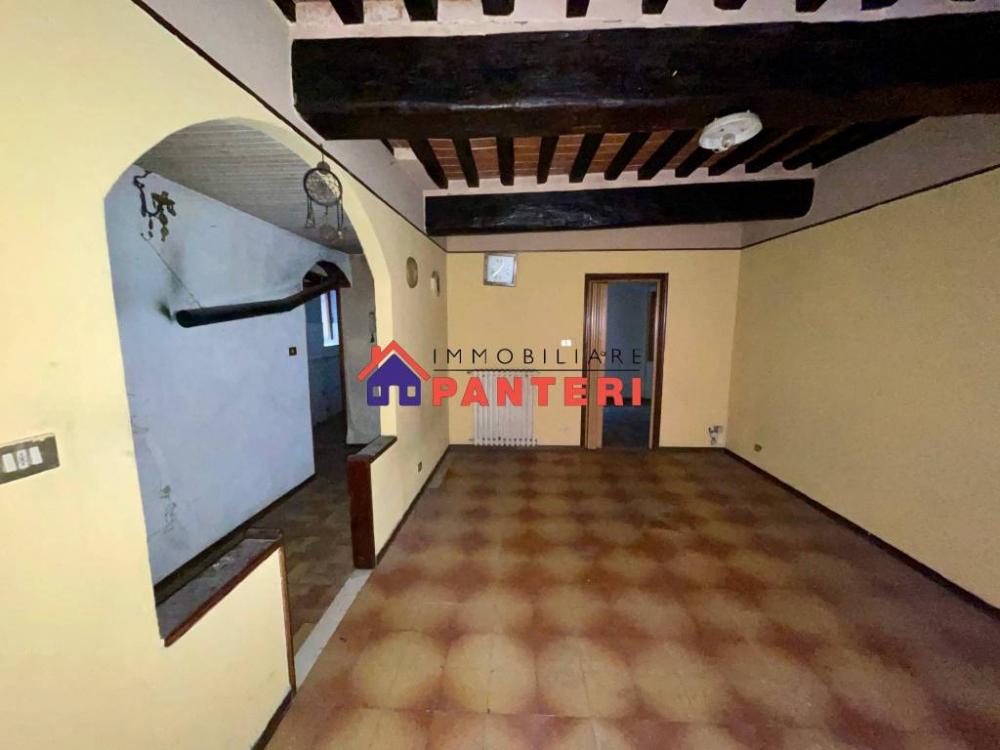 casa indipendente in vendita a Pescia