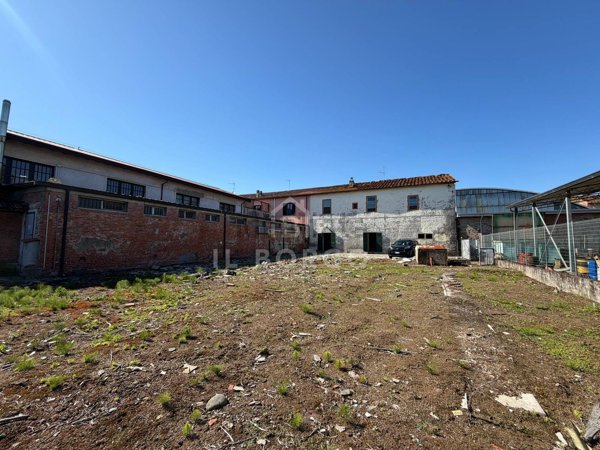 casa indipendente in vendita a Pescia in zona Macchie di San Piero