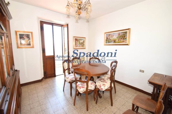 casa indipendente in vendita a Pescia in zona Vellano