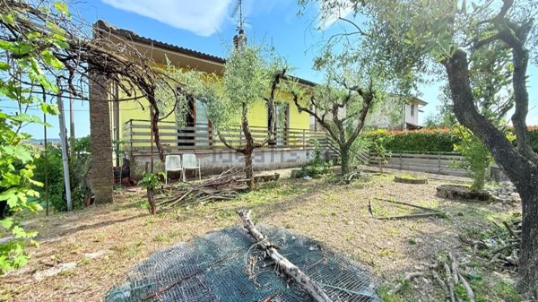 appartamento in vendita a Pescia in zona Castellare