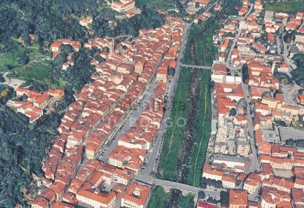 negozio in vendita a Pescia