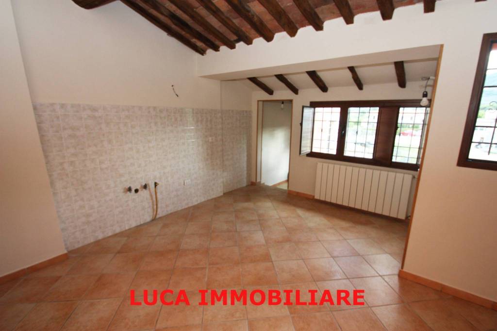appartamento in vendita a Pescia in zona Chiodo