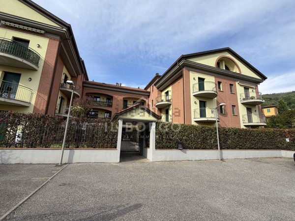 appartamento in vendita a Pescia in zona Castellare