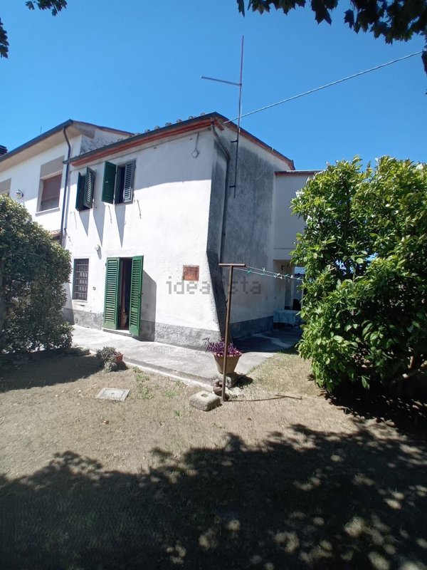 appartamento in vendita a Pescia in zona Castellare