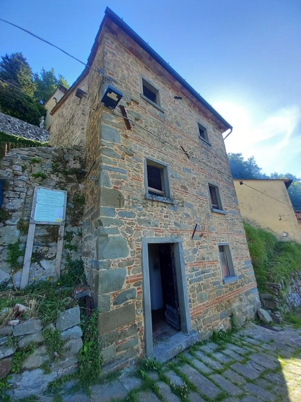 appartamento in vendita a Pescia in zona Vellano