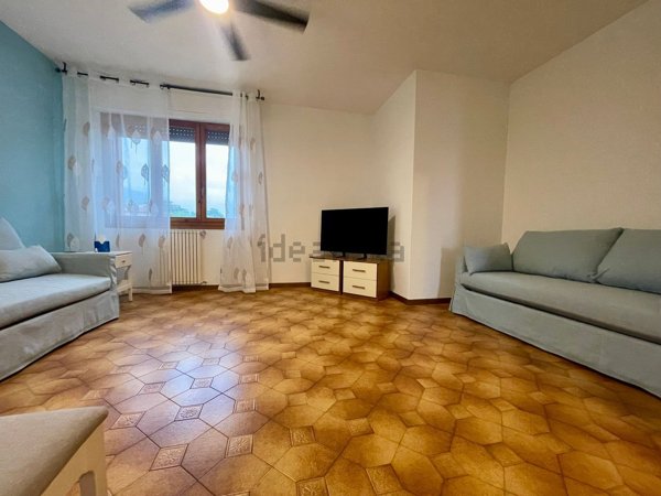 appartamento in vendita a Pescia in zona Castellare