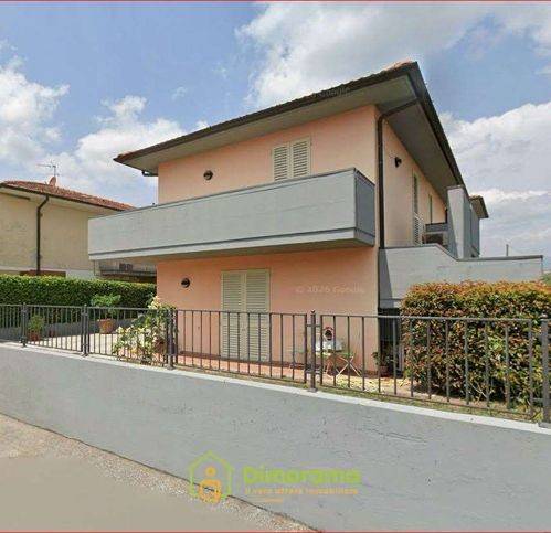 casa indipendente in vendita a Pescia in zona Zei