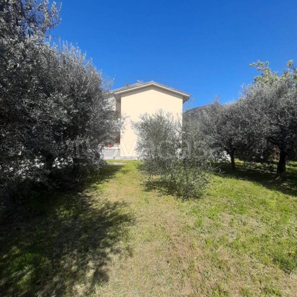 casa indipendente in vendita a Pescia in zona Collodi