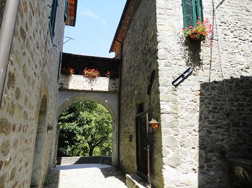 casa indipendente in vendita a Pescia in zona Stiappa