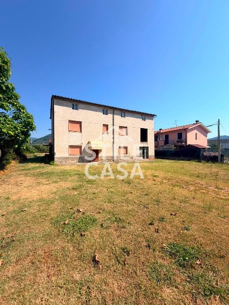casa indipendente in vendita a Pescia in zona Veneri