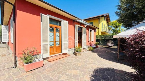 casa indipendente in vendita a Pescia in zona Collodi