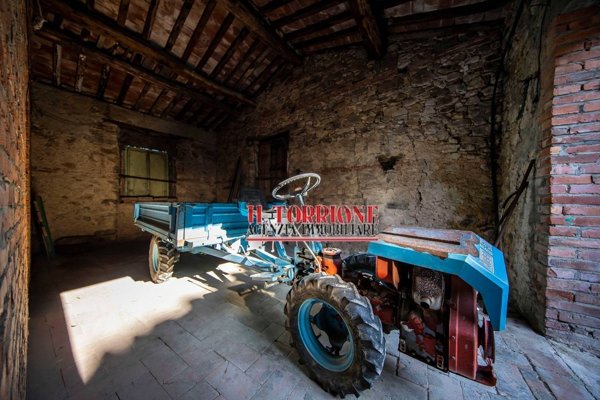 quadrivano in vendita a Pescia in zona Pietrabuona