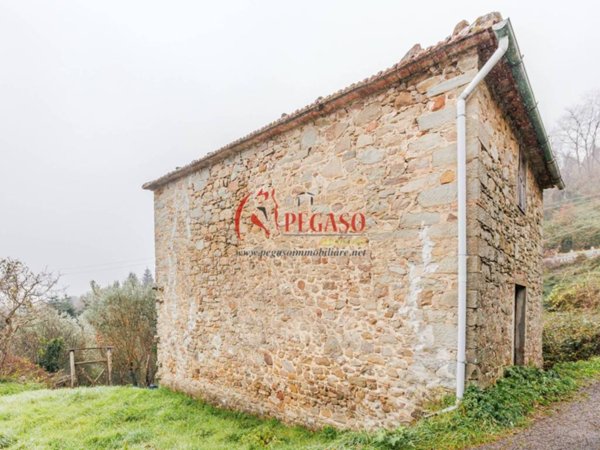 casa indipendente in vendita a Pescia in zona Stiappa