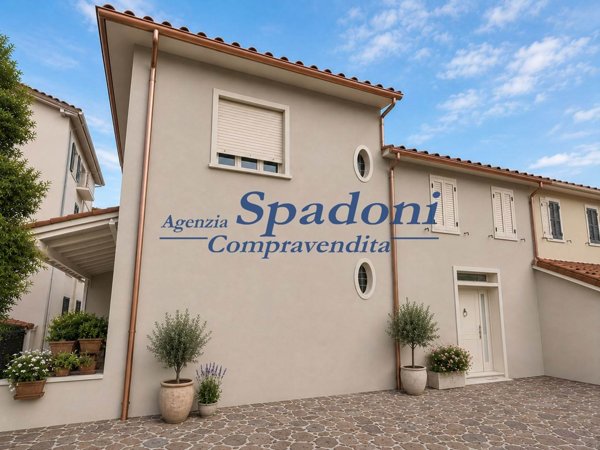 casa indipendente in vendita a Pescia in zona Castellare