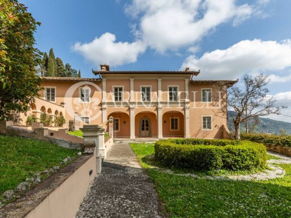 casa indipendente in vendita a Pescia in zona Collodi