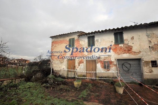 casa indipendente in vendita a Pescia