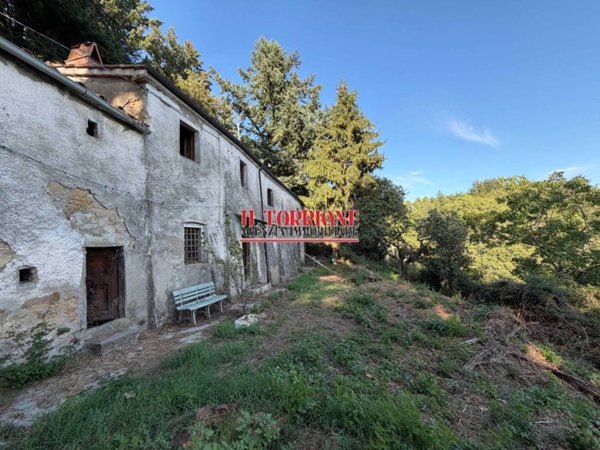 casa indipendente in vendita a Pescia