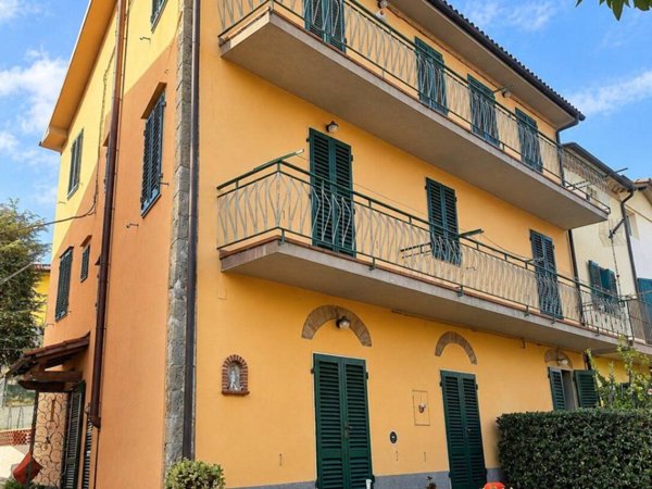 appartamento in vendita a Pescia in zona Veneri