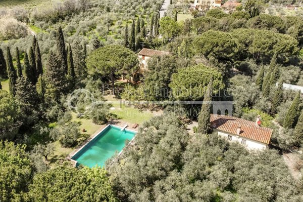 casa indipendente in vendita a Pescia in zona Castellare