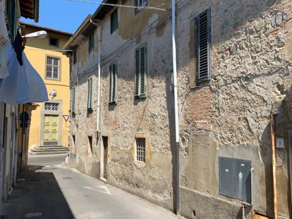 intera palazzina in vendita a Pescia