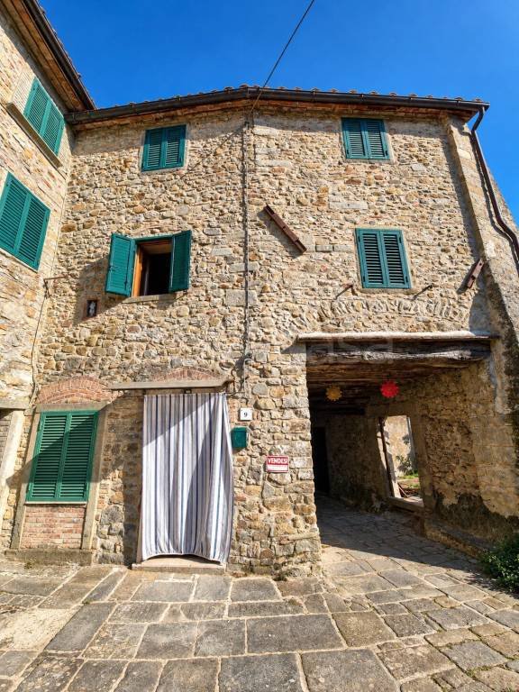 casa indipendente in vendita a Pescia in zona Castelvecchio