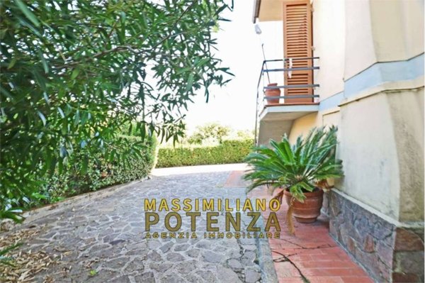 appartamento in vendita a Pescia in zona Collodi