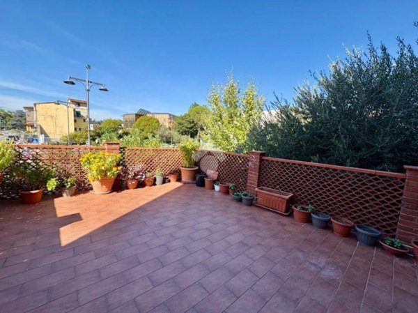 appartamento in vendita a Pescia in zona Castellare