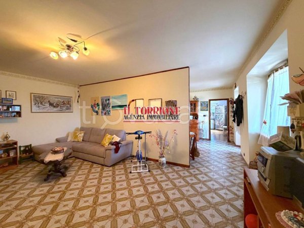 casa indipendente in vendita a Pescia in zona Veneri