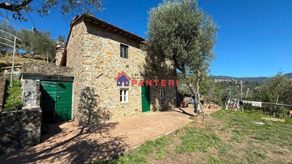 casa indipendente in vendita a Pescia in zona San Quirico