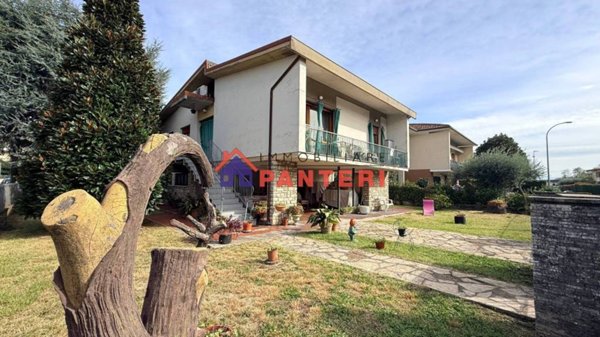 casa indipendente in vendita a Pescia in zona Pescia Morta