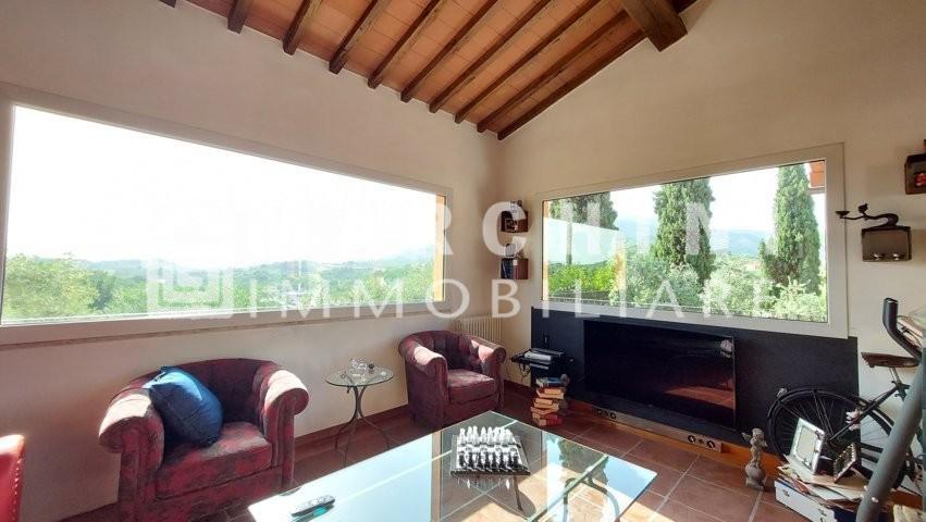casa indipendente in vendita a Pescia in zona Collodi
