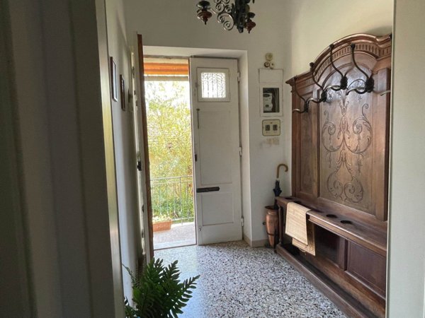 casa indipendente in vendita a Pescia in zona Castellare