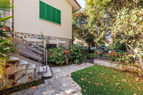 appartamento in vendita a Pescia in zona Castellare