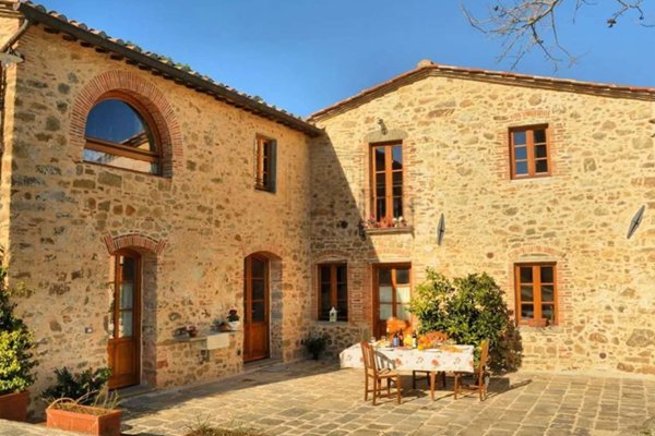 casa indipendente in vendita a Pescia in zona Zei
