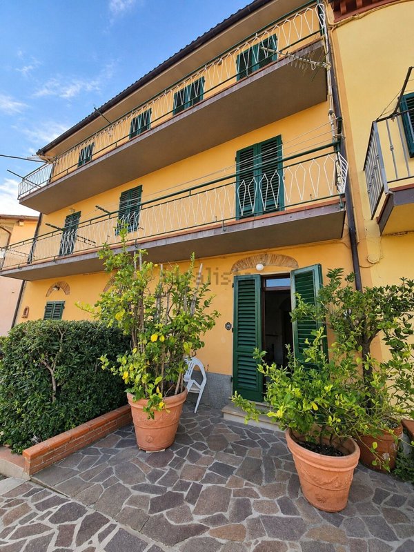 appartamento in vendita a Pescia in zona Collodi