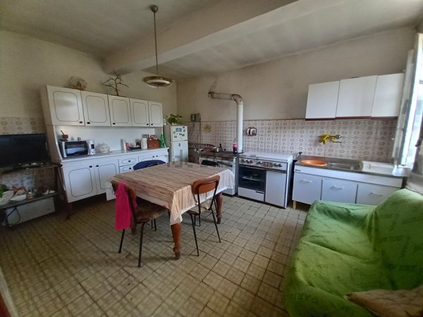 casa indipendente in vendita a Pescia in zona Collodi