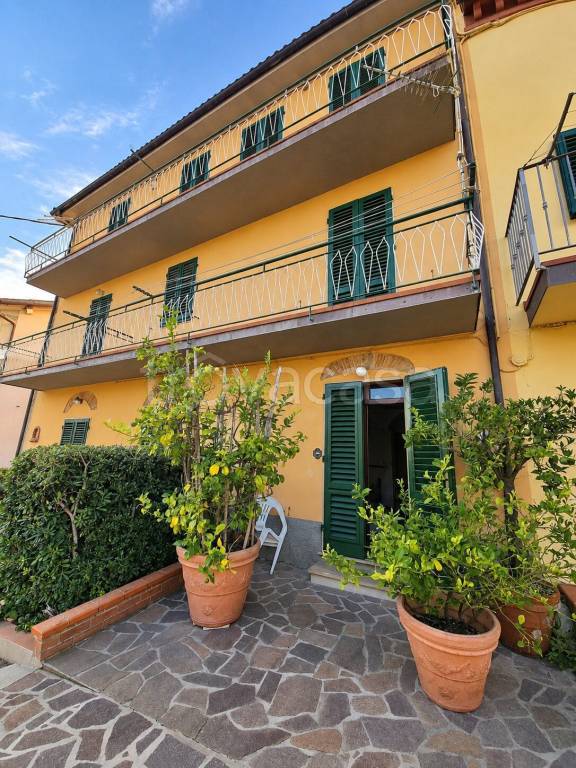 appartamento in vendita a Pescia in zona Veneri